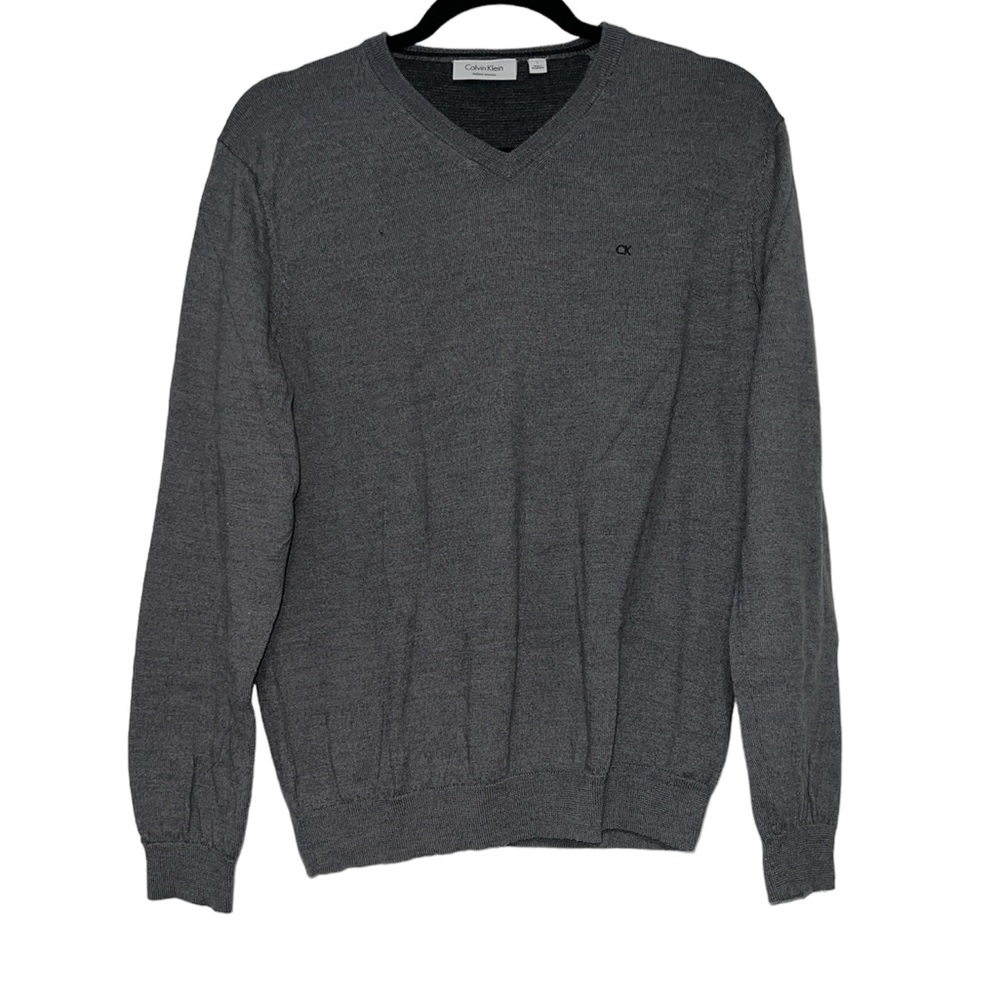 Men’s Calvin Klein sweater •size L•gray •soft •long sleeve •light weight